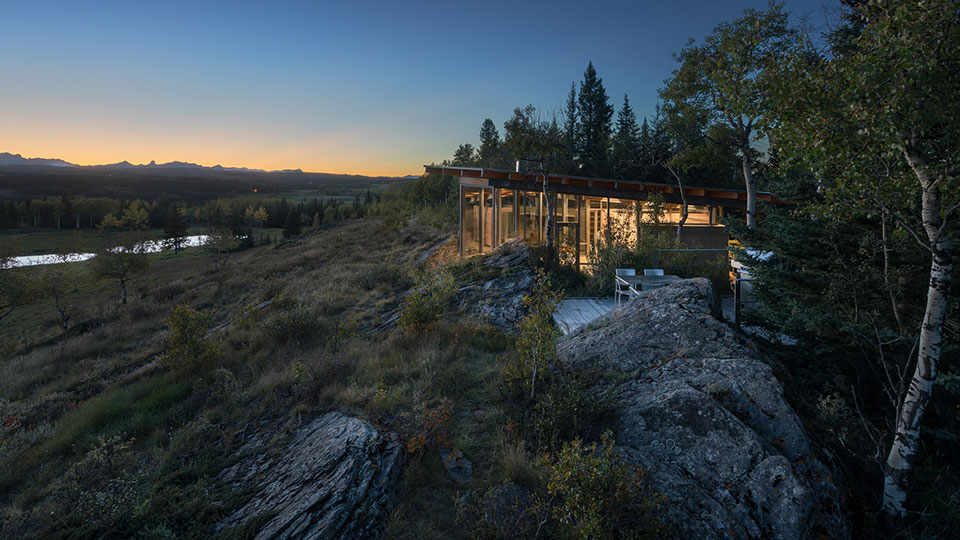 WILL BRUDER CLADS A MOUNTAIN HOME IN ASPEN